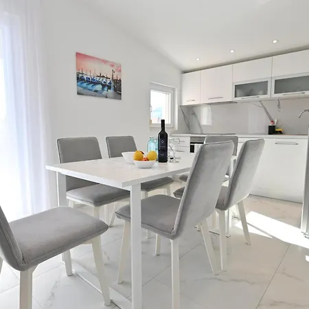 Vuletic Apartment *