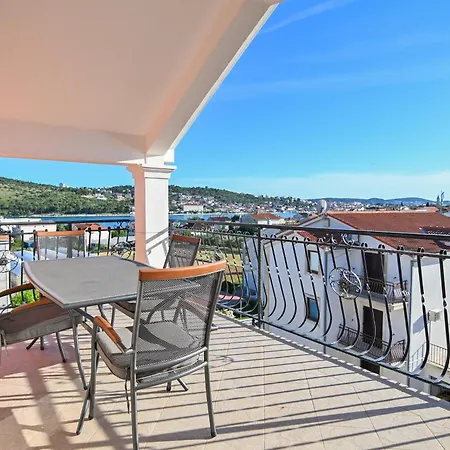 Vuletic Apartment Trogir